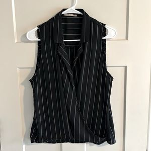 Active USA sleeveless blouse Size L